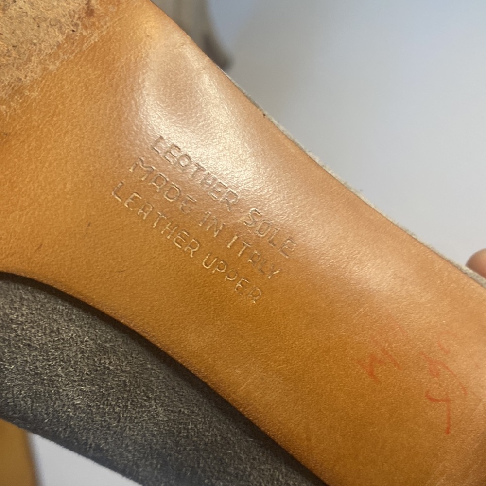 3 For $18 or 2 for $15 Vintage Salvatore Ferragamo gray suede slingback heels - Picture 3 of 9